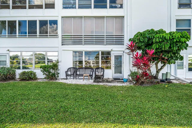 Residence photo 3