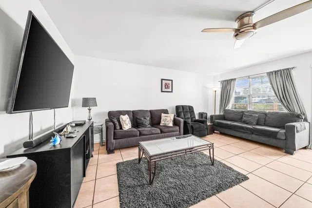 Residence photo 10