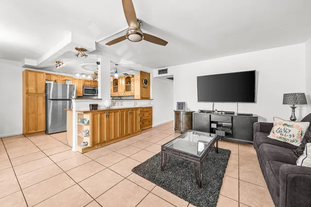 Residence photo 11