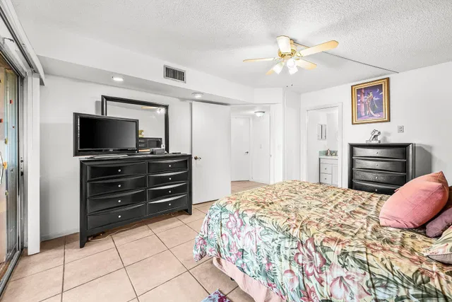 Residence photo 14