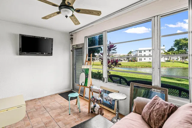 Residence photo 19