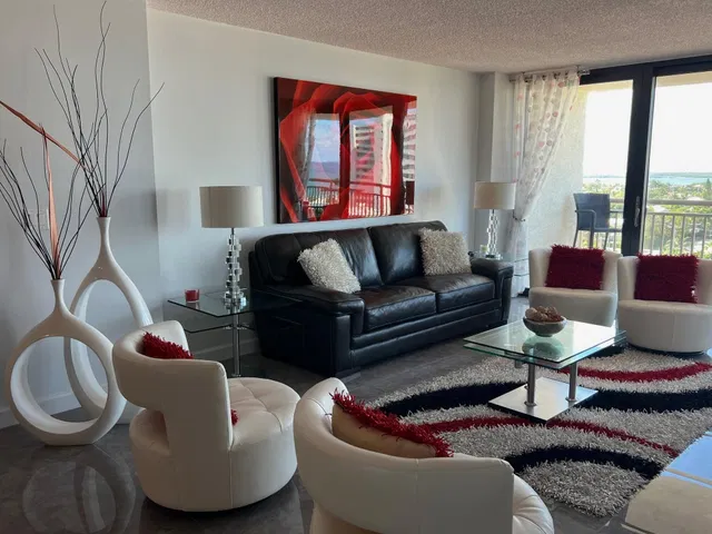 Singer Island Unit 905 photo 2