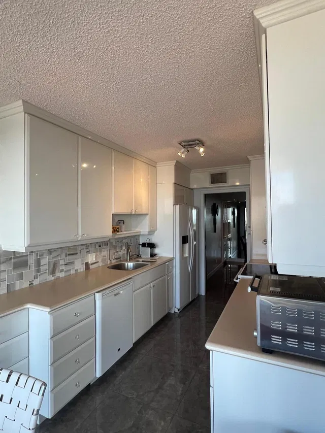 Singer Island Unit 905 photo 8