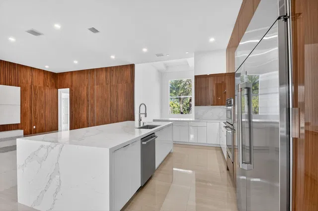 Residence photo 12