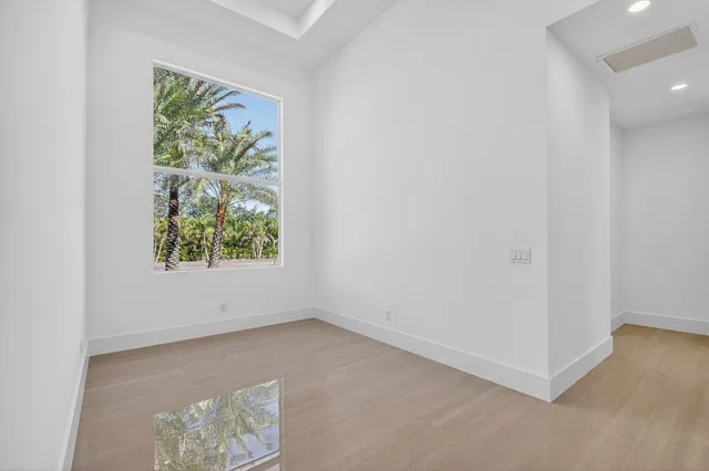 Residence photo 18