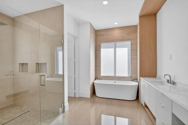 Residence photo 32