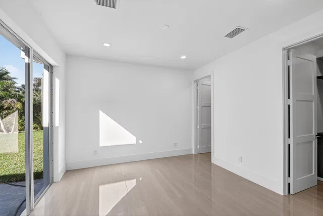 Residence photo 41