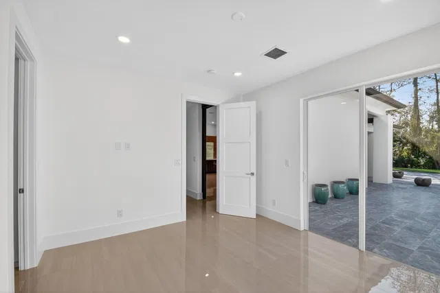 Residence photo 43