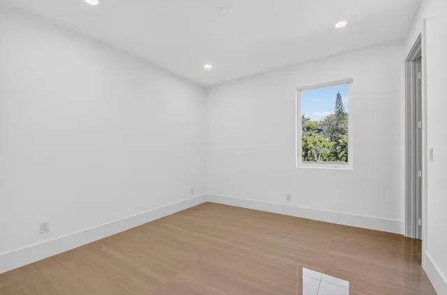 Residence photo 48