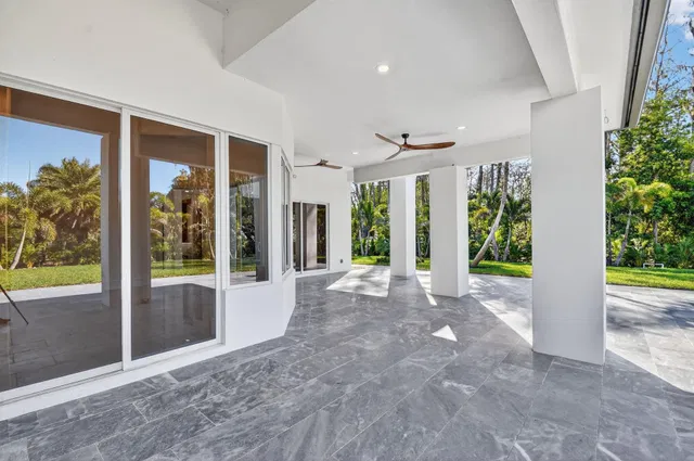 Residence photo 61