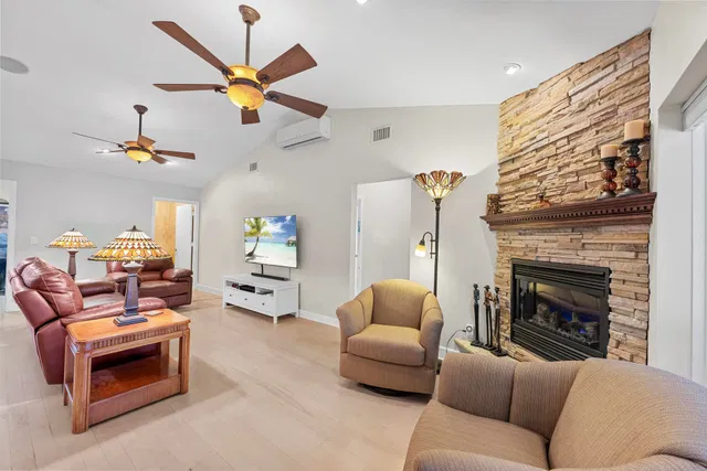  Residence photo 11