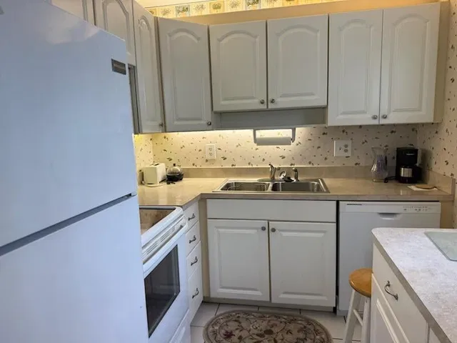 Unit E5 photo 6