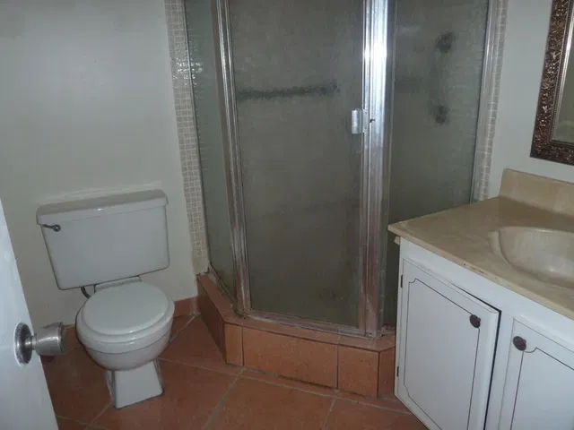 Unit 103 photo 8
