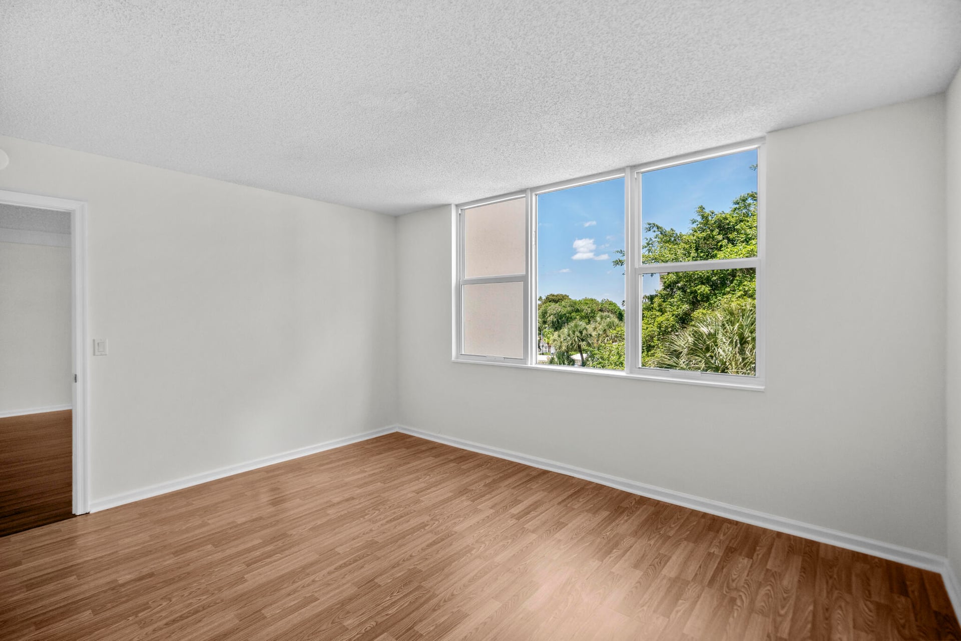 Unit 408 photo 11