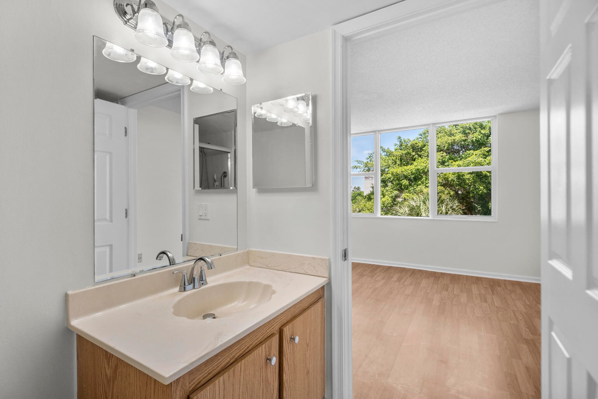 Unit 408 photo 12