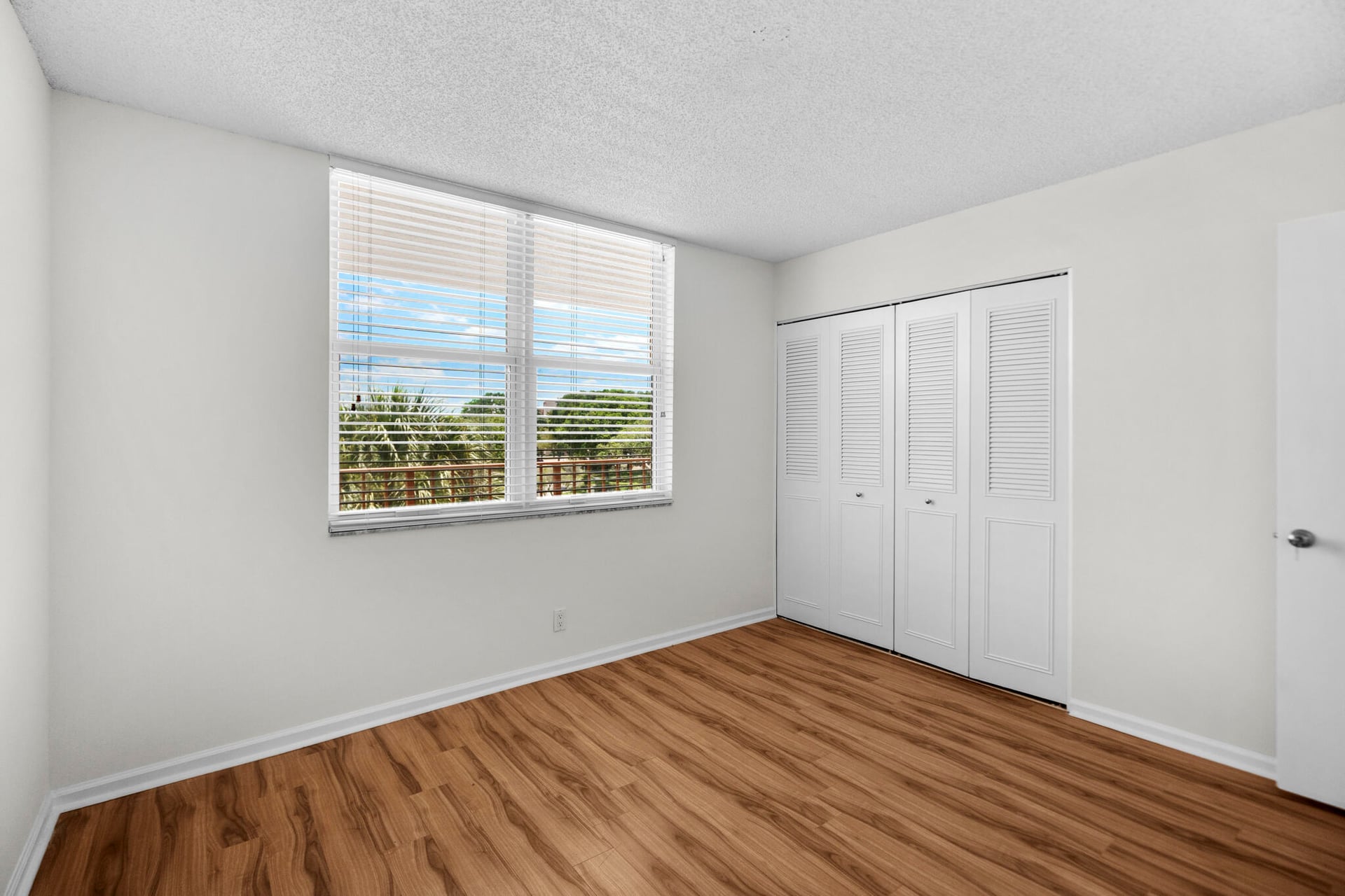 Unit 408 photo 14