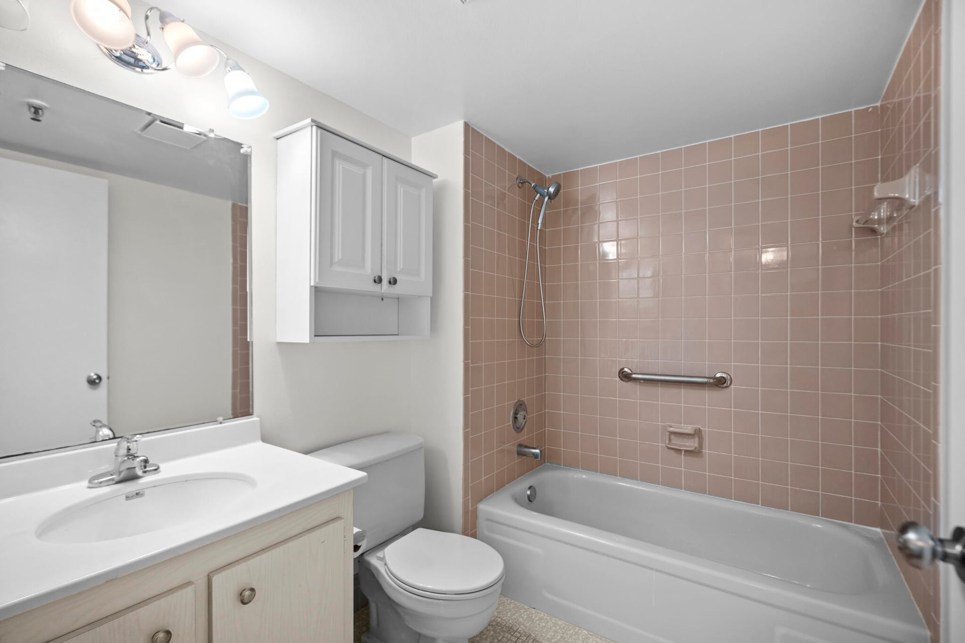 Unit 408 photo 15