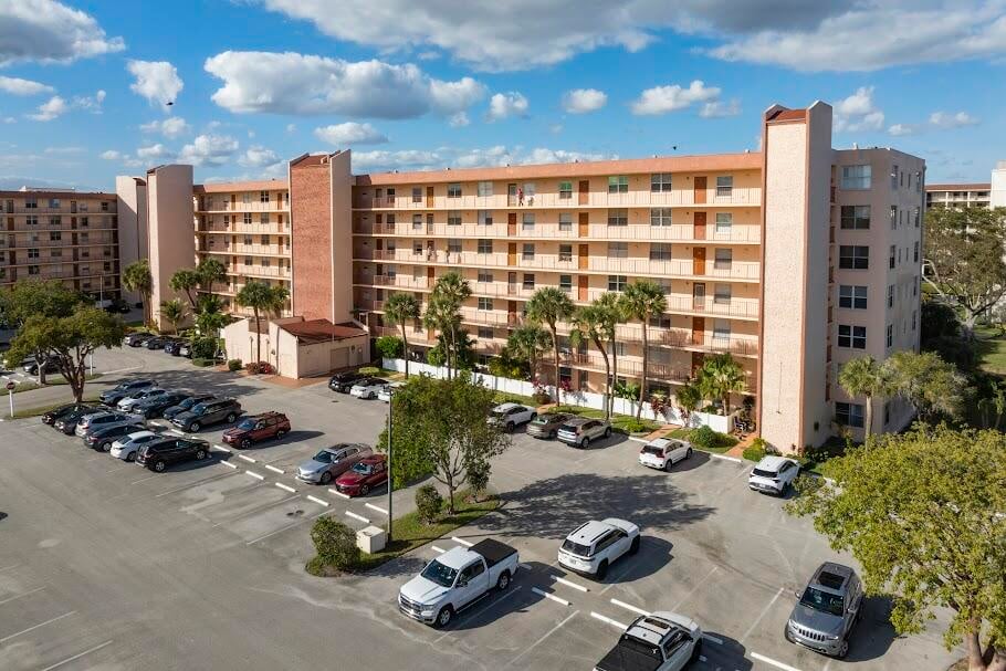 Unit 408 photo 26