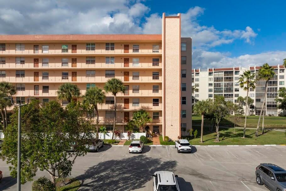 Unit 408 photo 29