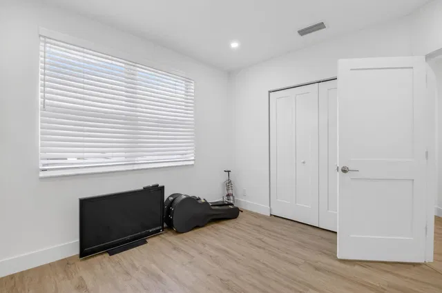 Woodfield Country Club Residence photo 32