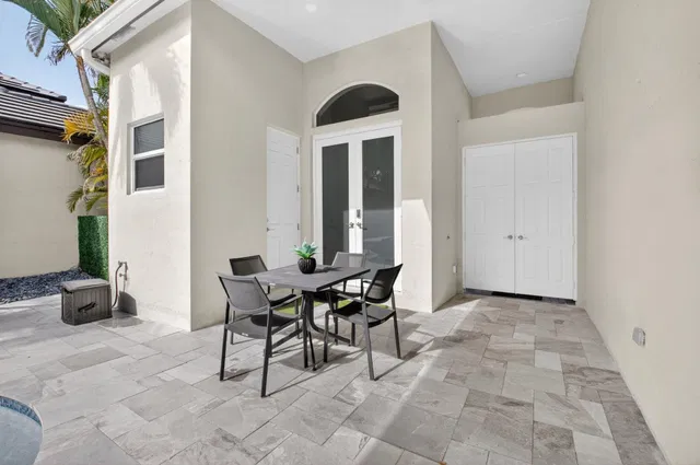 Woodfield Country Club Residence photo 33