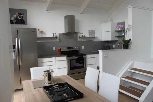 Unit 15 E photo 4