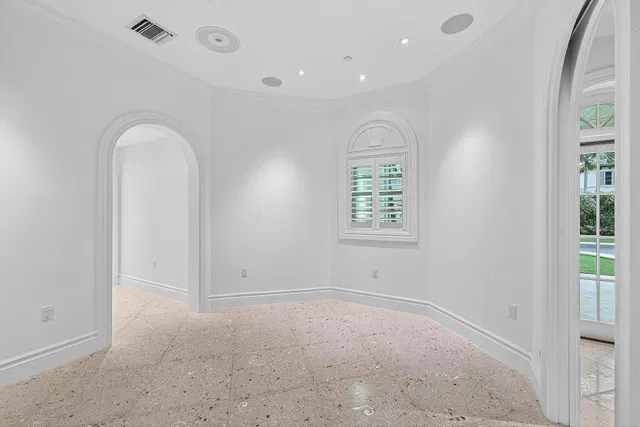 Residence photo 17