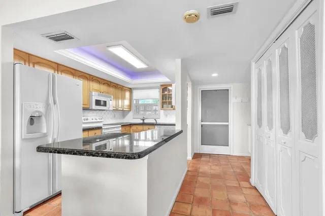 Singer Island Unit 159 photo 9