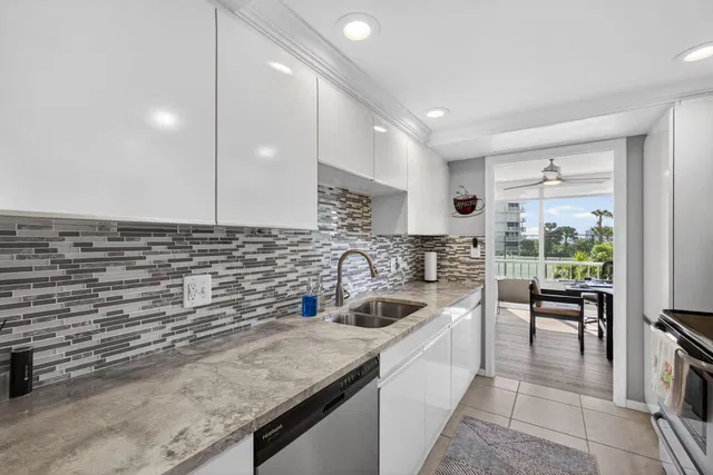 Water Glades Unit 2d photo 5