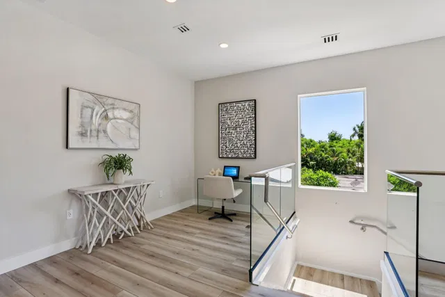 Palm Trail Delray Beach Residence photo 28