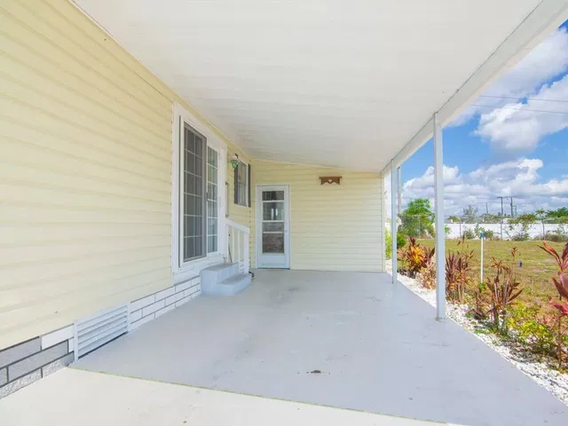 Residence photo 3