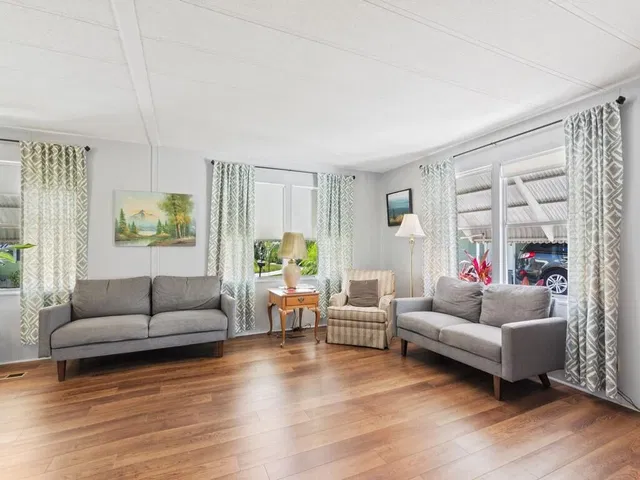 Residence photo 8