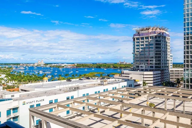 One City Plaza Unit 908 photo 3