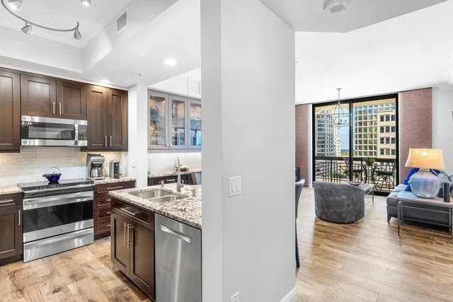 One City Plaza Unit 908 photo 9