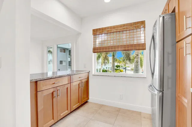 Unit 203 photo 17