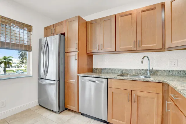 Unit 203 photo 18