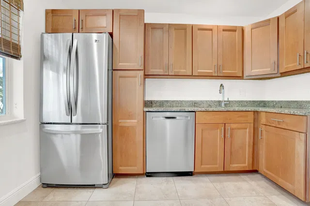 Unit 203 photo 19