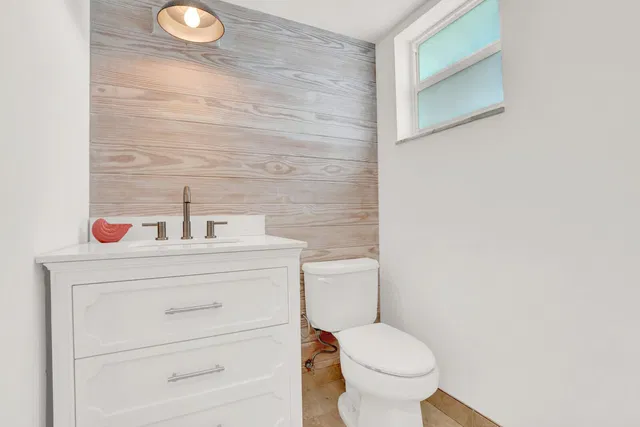 Unit 203 photo 21