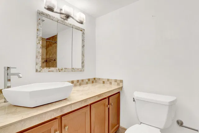 Unit 203 photo 24