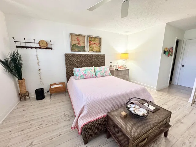 Unit 203 photo 32