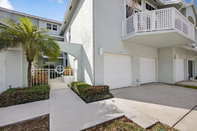  Residence photo 9
