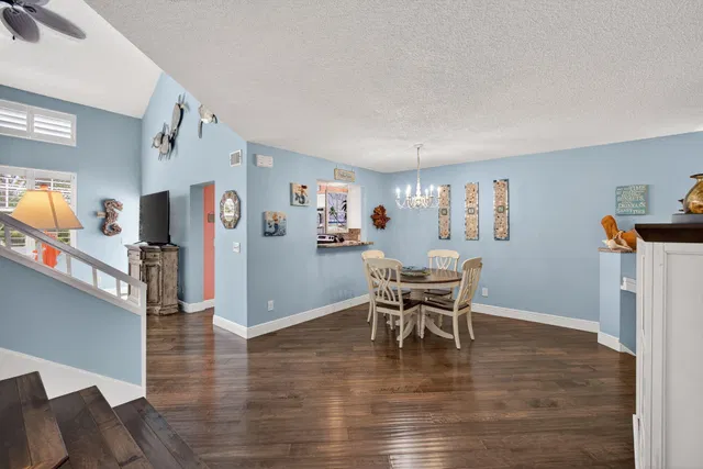  Residence photo 15