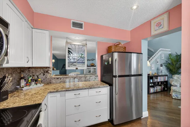  Residence photo 26