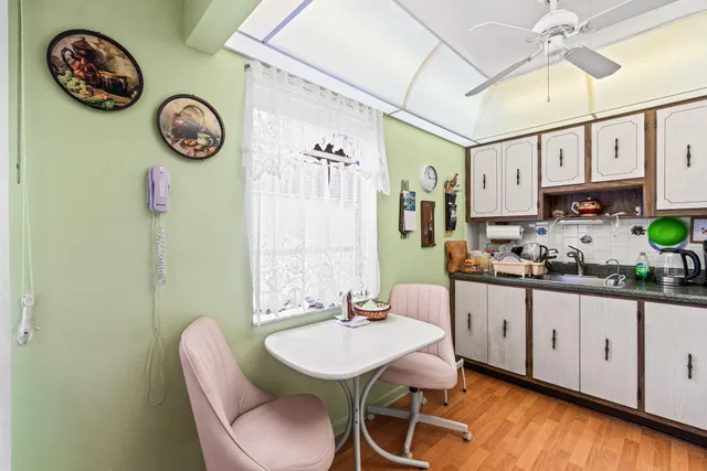 Unit 508 photo 6
