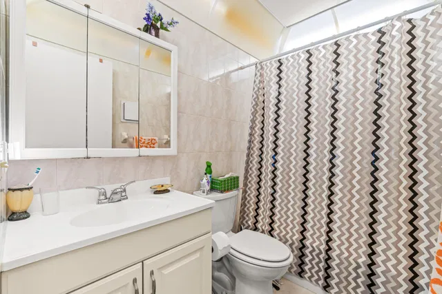 Unit 508 photo 17
