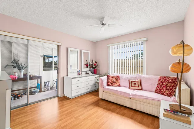 Unit 508 photo 18