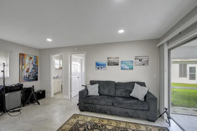  Residence photo 45