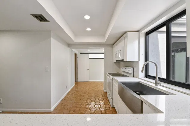  Residence photo 13