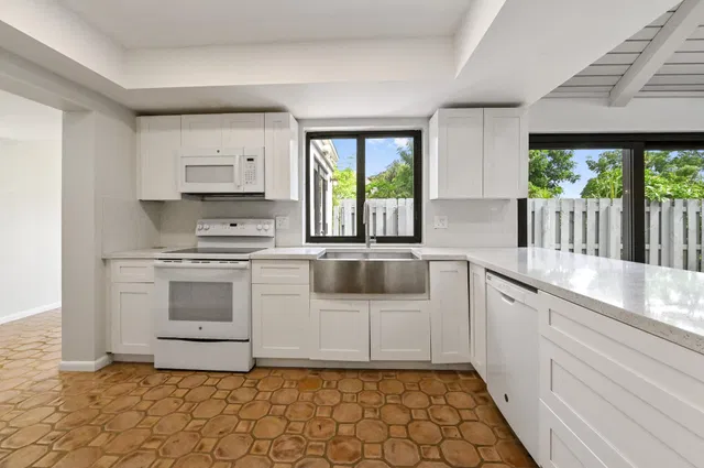  Residence photo 14