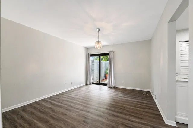  Residence photo 26
